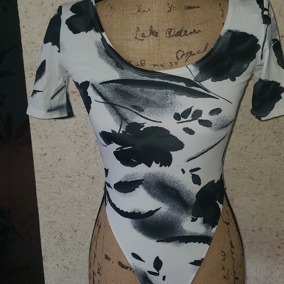 Cache bodysuit - Picture 2 of 6